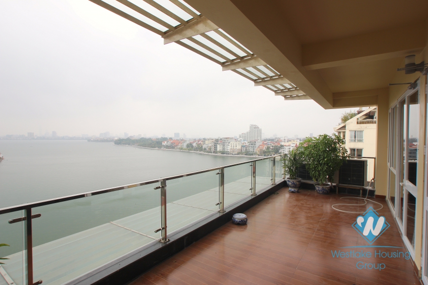 Brand new 3 bedrooms apartment for rent in Xuan Dieu street, Tay Ho, Hanoi